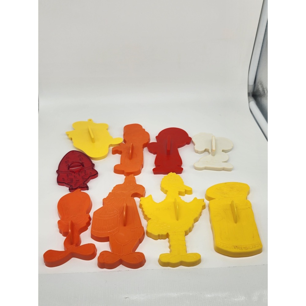 Vintage Cookie Cutter Lot Peanuts Snoopy Looney Tunes Sesame Street Plastic
